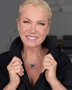 Xuxa em momento descontraído